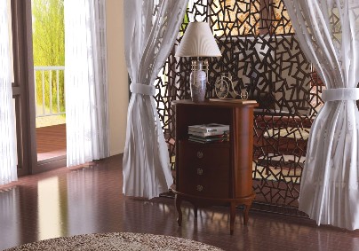 Столик туалетный